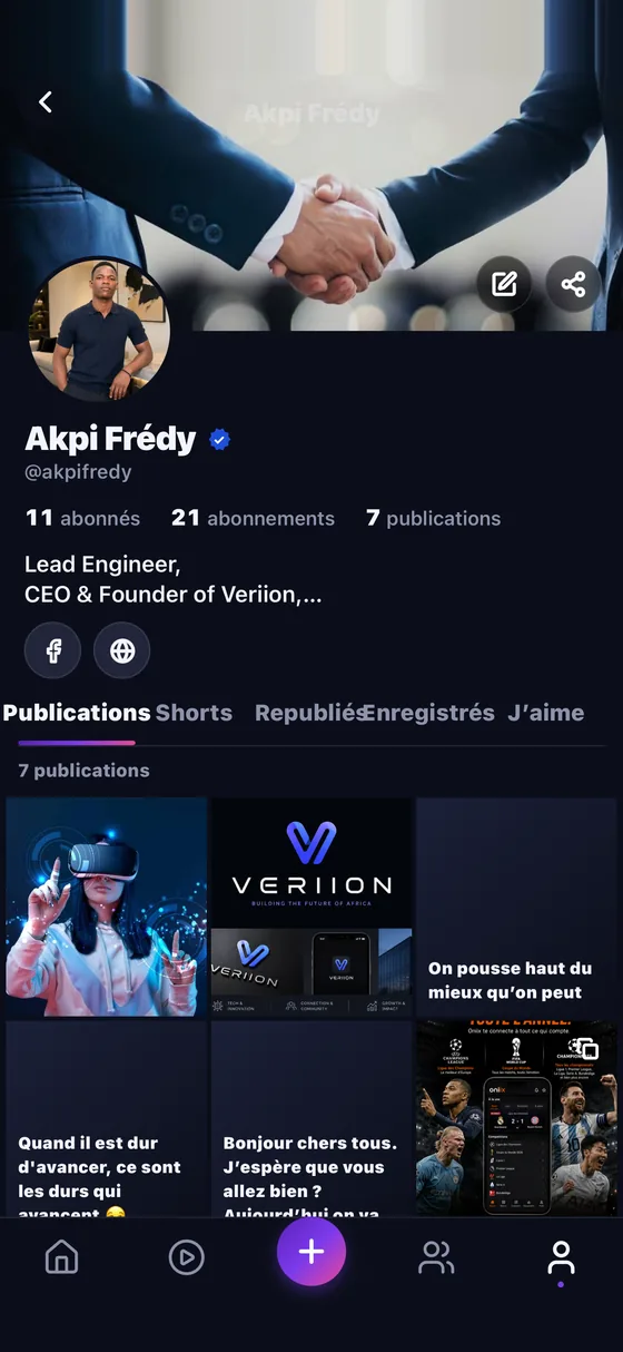 Profil d'un créateur sur Wiix : photo de couverture, compte certifié, abonnés, abonnements et grille de publications.