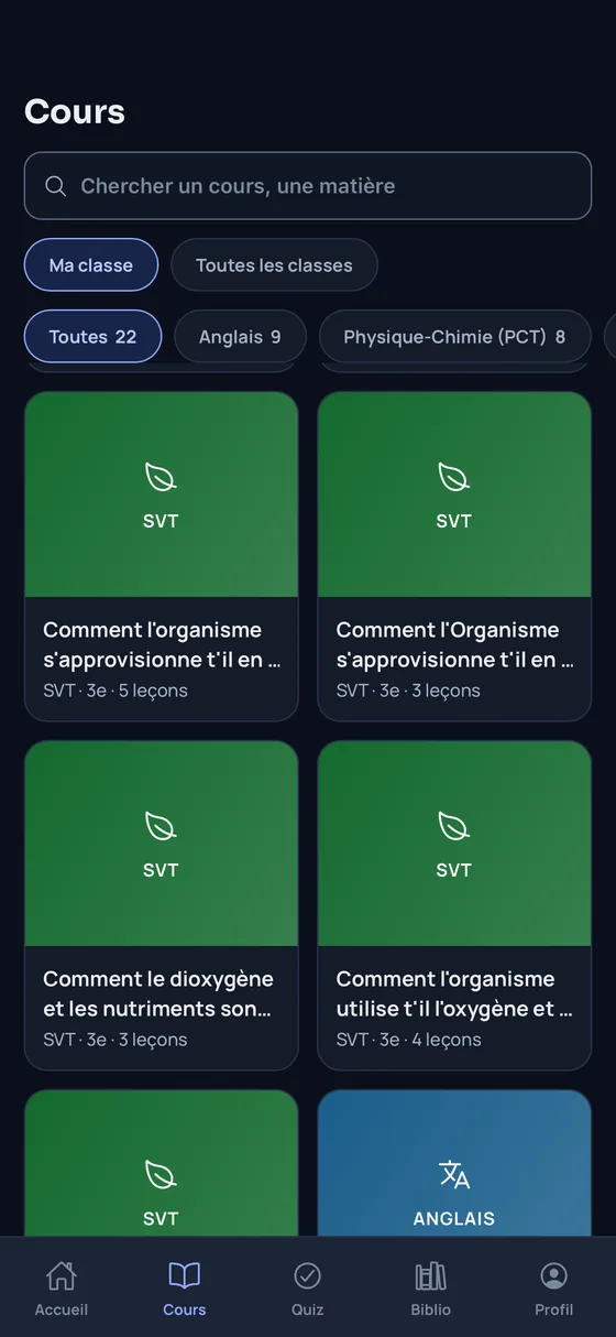 Catalogue de cours d'iSkul filtré par matière et par classe, chaque cours affichant son nombre de leçons.